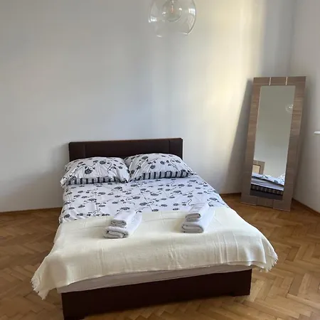 Centrum Ii アパート *